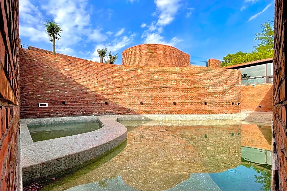 Brickyard Retreat at Mutianyu Great Wall