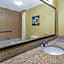 La Quinta Inn & Suites by Wyndham Lawton / Fort Sill