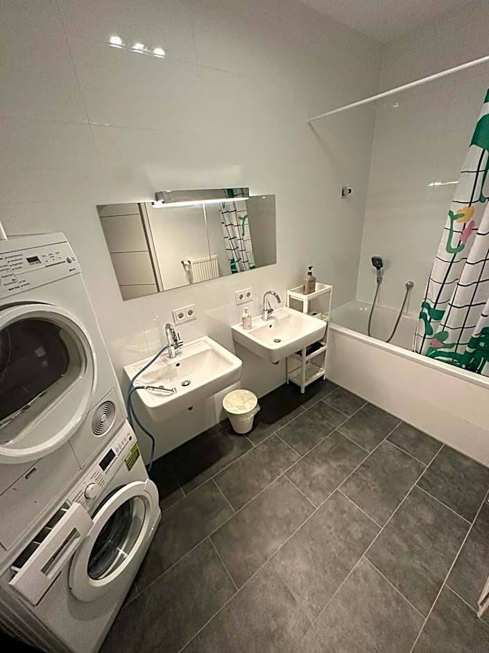 Al Nafurah Apartments