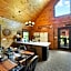 Ryes and Shine Bootlegger's Cabin! Hot Tub* Pool* Arcade* Billiards *EV * Pet Friendly
