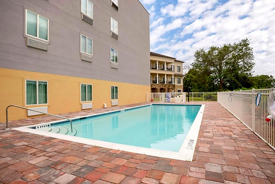Comfort Inn & Suites