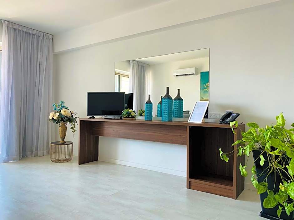 Eleonora Hotel Apartments