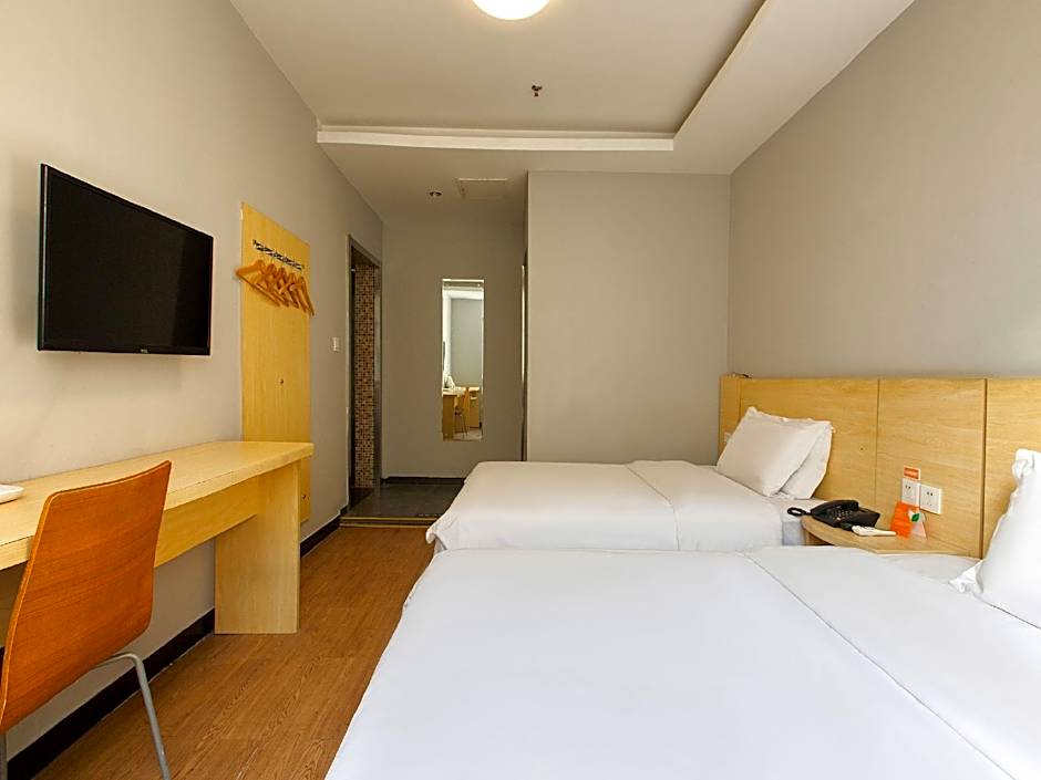 7 Days Inn Nanchang Bayi Square North Dinggong Road Metro Station
