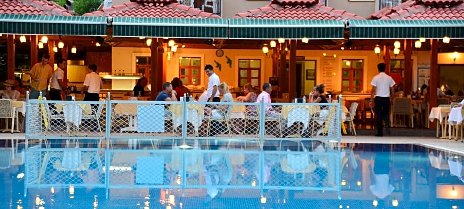 Perdikia Beach Hotel