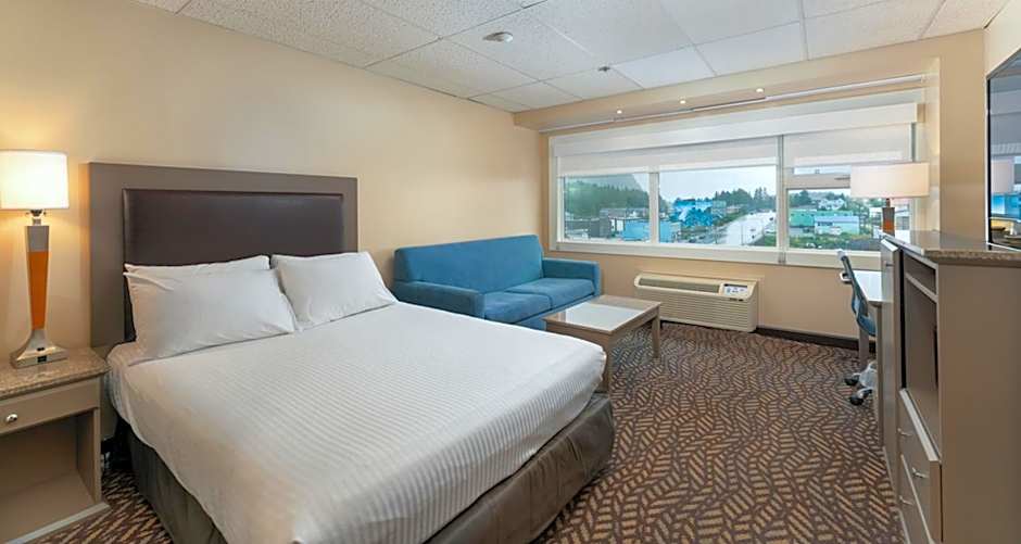 Photo 1 of 5 of Superior Queen Room
