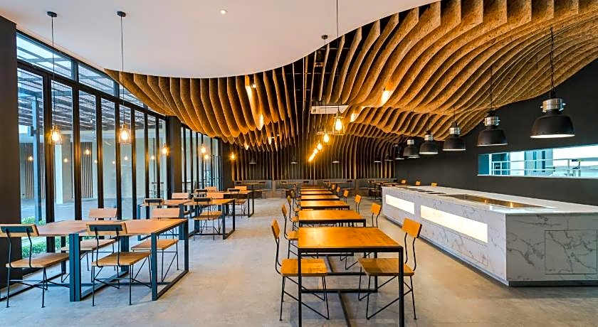 The Gallery Hotel Naiharn