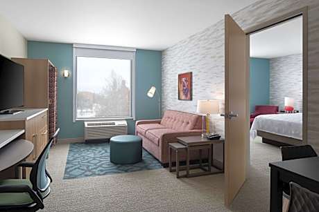 One-Bedroom King Suite - Hearing Accessible/Non-Smoking