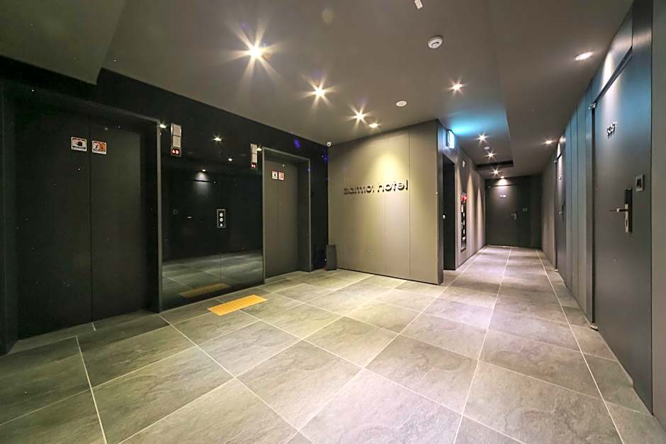 Hotel Zam 101