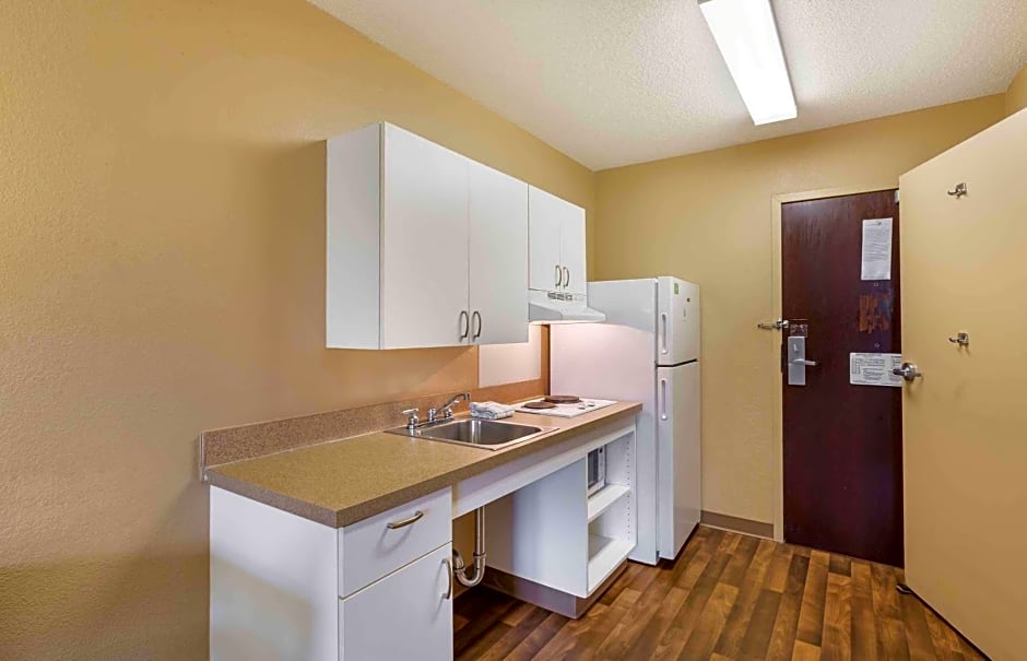 Extended Stay America Suites - Cleveland - Brooklyn