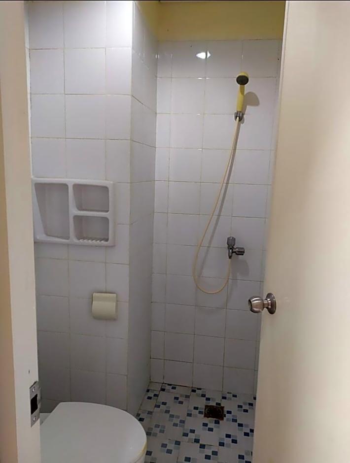 OYO Life 93383 Wisma Kencana Puteri