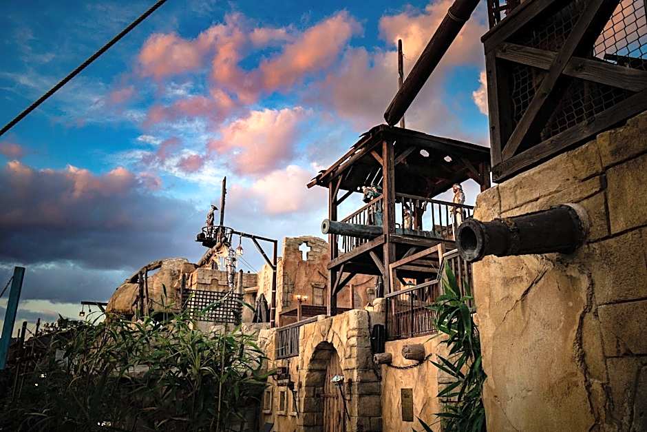 Hotel Pirates World