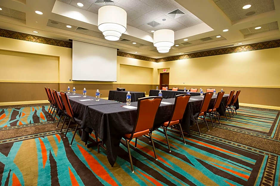 Drury Inn & Suites Columbus Grove City