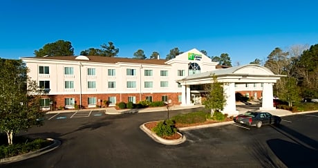 Holiday Inn Express & Suites Walterboro, an IHG Hotel