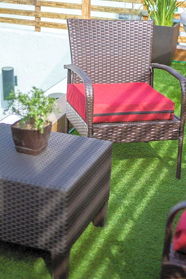 Ro Prime. Stylish & Comfortable With Jacuzzi & A/C
