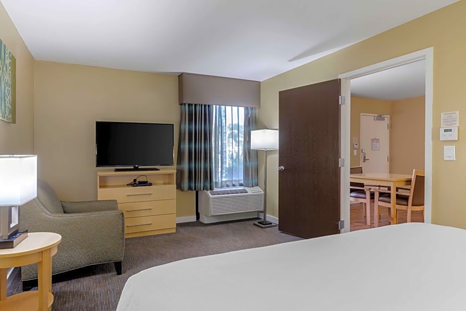 Best Western Plus South Coast Inn