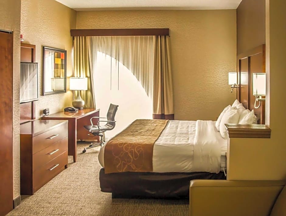 Quality Suites NYC Gateway