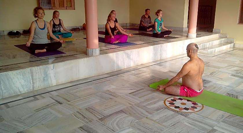 Sri Yoga Mandir Guest House