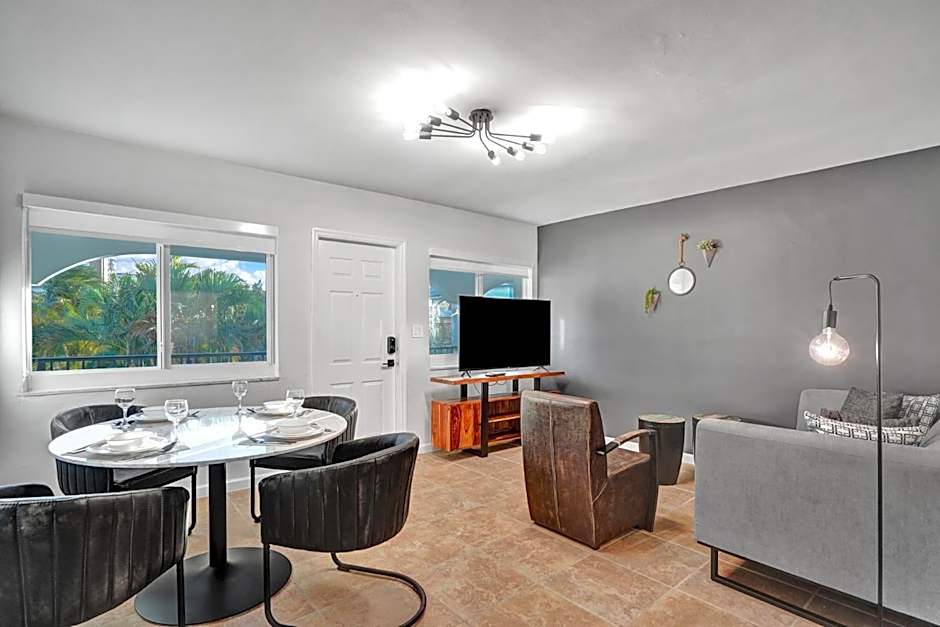 Bright Beachside Getaway