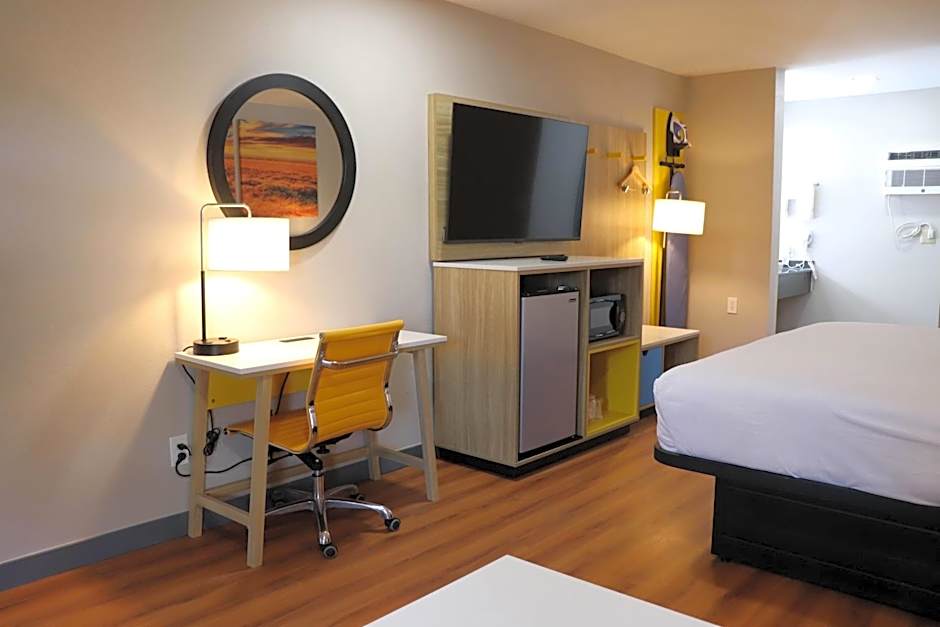 Photo 1 of 1 of Premier 1 King Bed