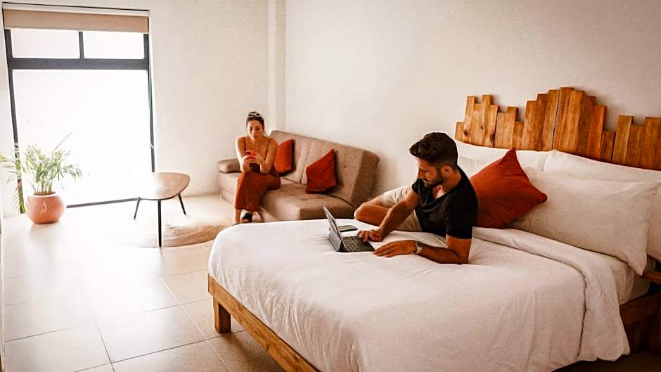 Nomads Hotel, Hostel & Rooftop Pool Cancun