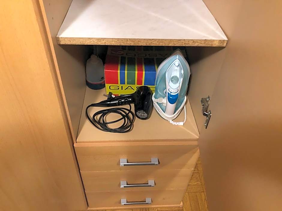 Letnisko SYMSAR 6, Drewniany domek letniskowy z ogrodem