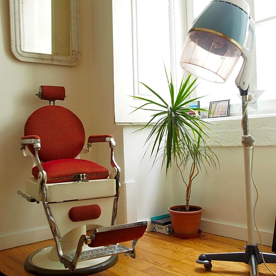 Living Lounge Hostel