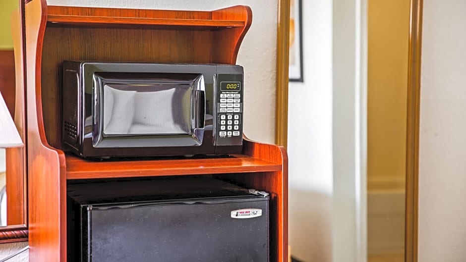 Ramada by Wyndham Savannah Gateway