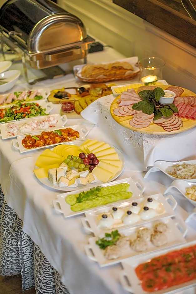 Pod Wzgórzem Bed & Breakfast