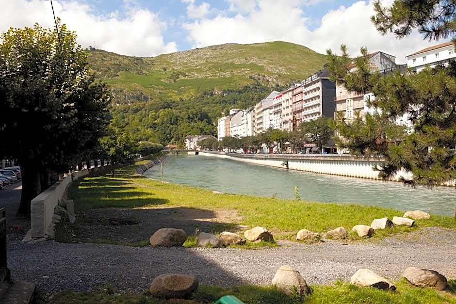 Villa Mariale by Popinns