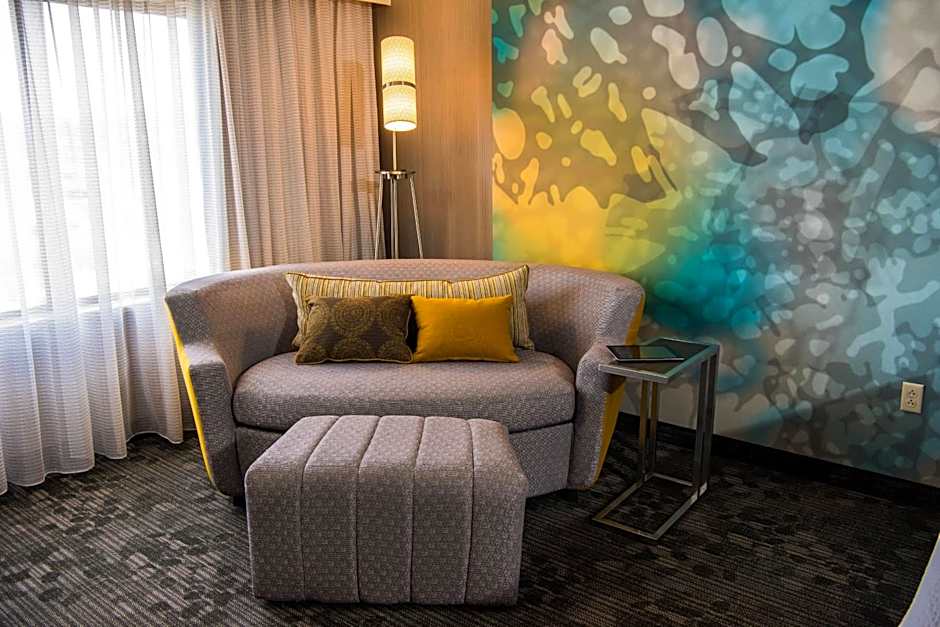 Courtyard by Marriott Erie Ambassador Conference Center