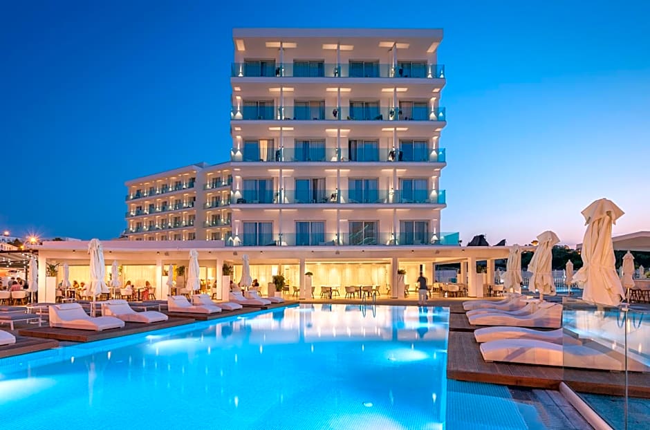 The Blue Ivy Hotel & Suites