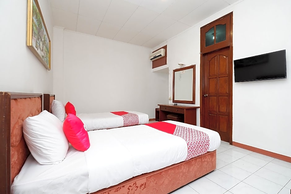 SUPER OYO Capital O 1644 Hotel Griya Kencana