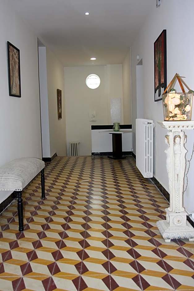 1er Consul SAS a Bussinca