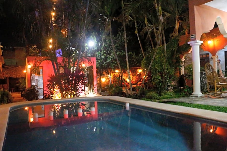 Casa Aluxes Hotel