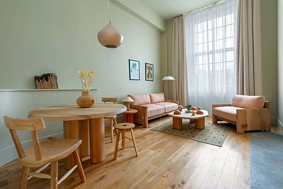 Town Hall Hotel & Apartments