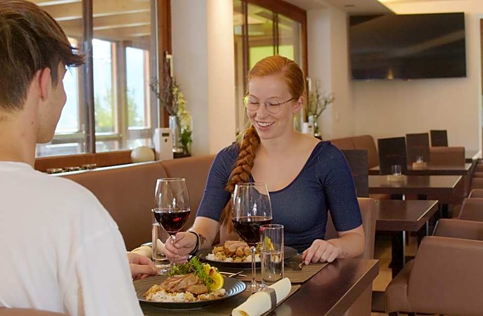 nawu apartments & Restaurant