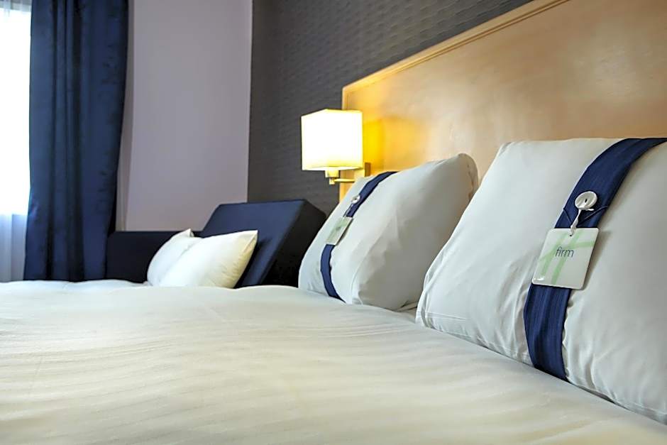 Holiday Inn Express Manchester Airport By IHG