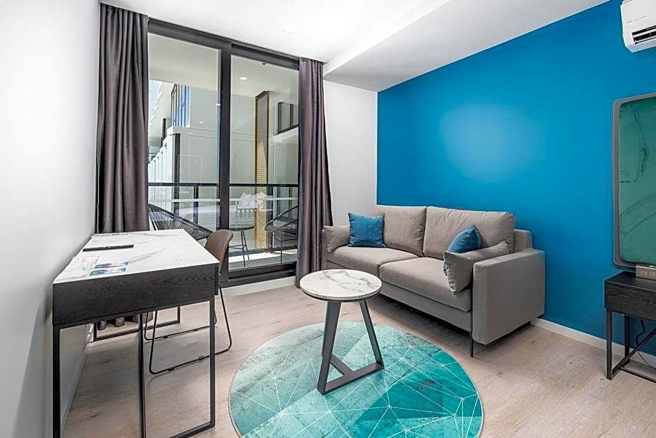 Oros Hotel and Apartments