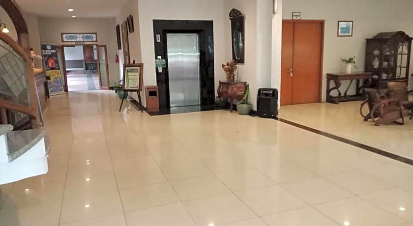Hotel Yehezkiel Surapati Mitra RedDoorz
