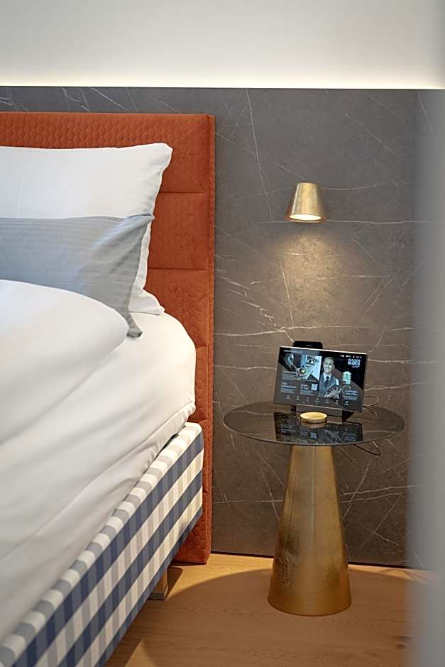 Maxim Suites by Elias Holl