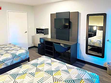 Queen Room with Two Queen Beds - Disability Access - Non-Smoking