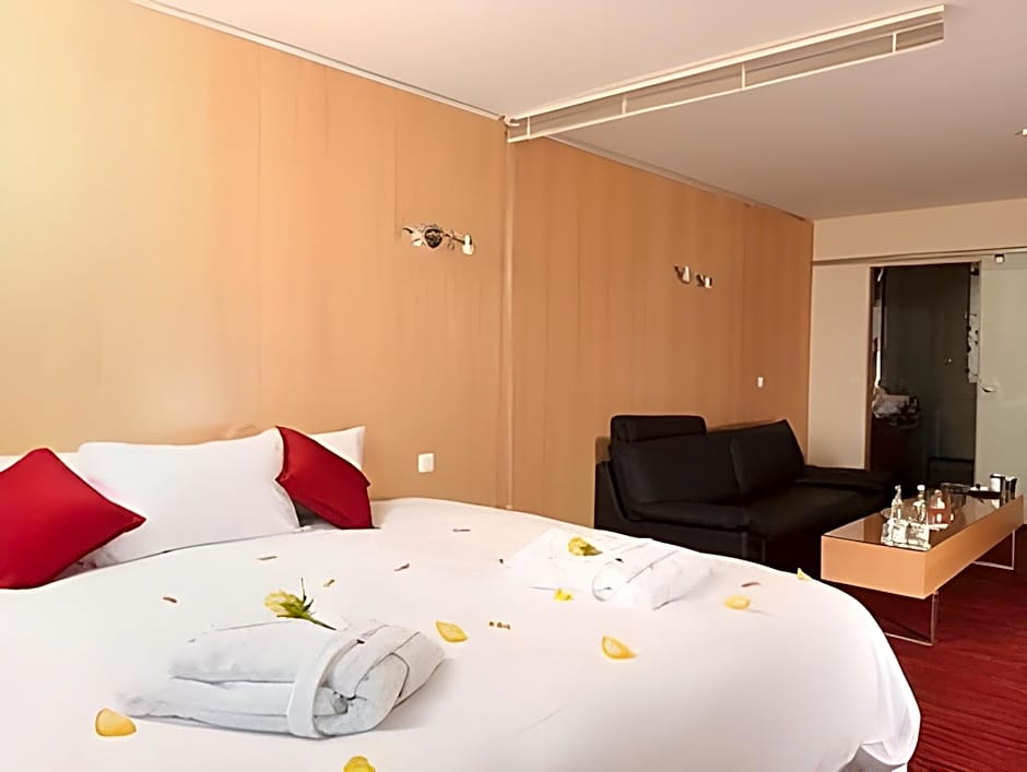 Clarion Suites Senart Paris Sud and Spa
