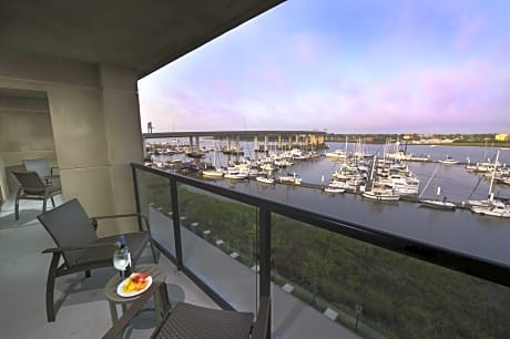 Hilton Garden Inn Charleston Waterfront/Downtown