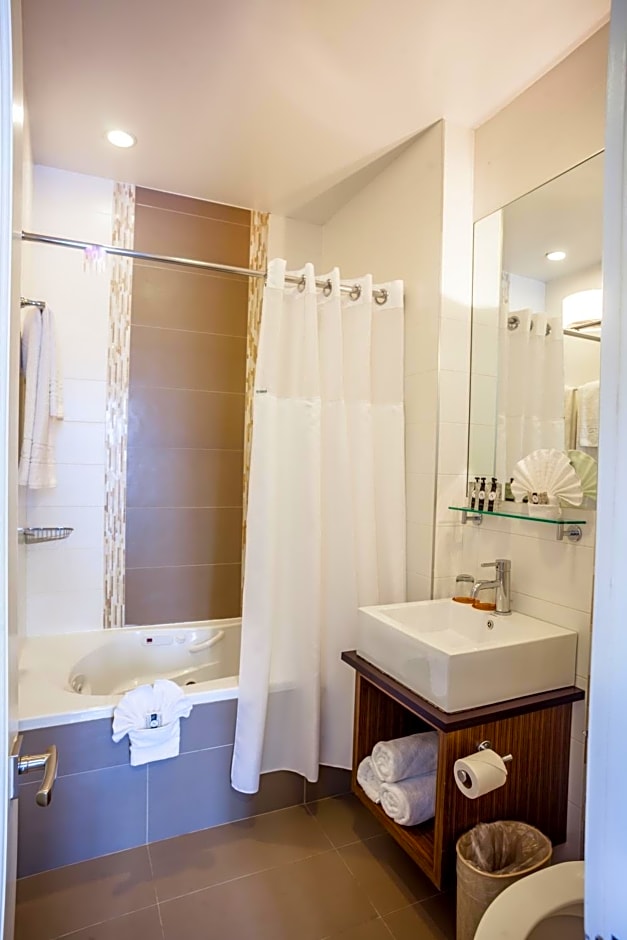 Aura Hotel Brooklyn