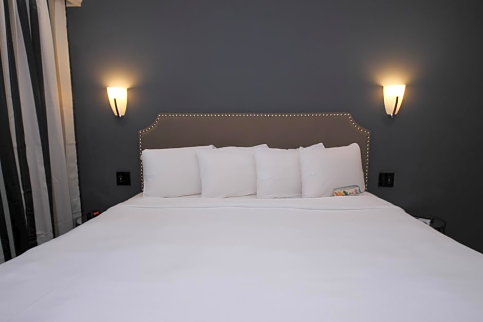 Hyde Park Hotel