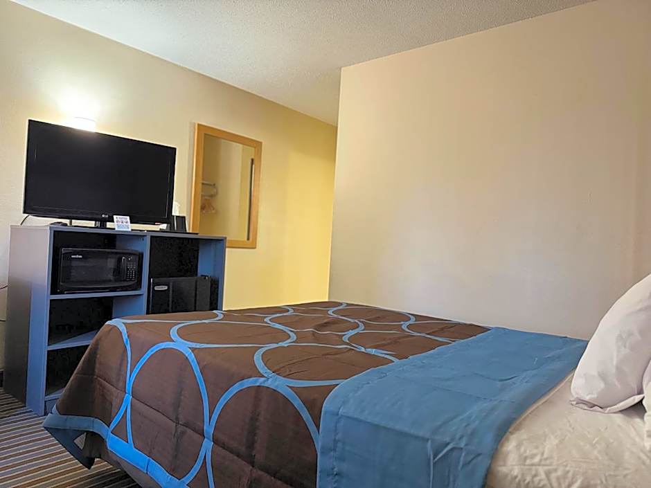 Super 8 by Wyndham Columbia Clark Lane