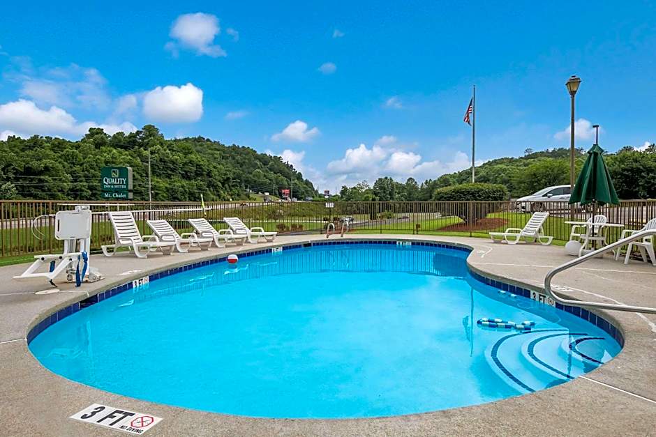 Quality Inn & Suites Mount Chalet