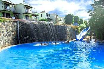 Akay Garden Family Club