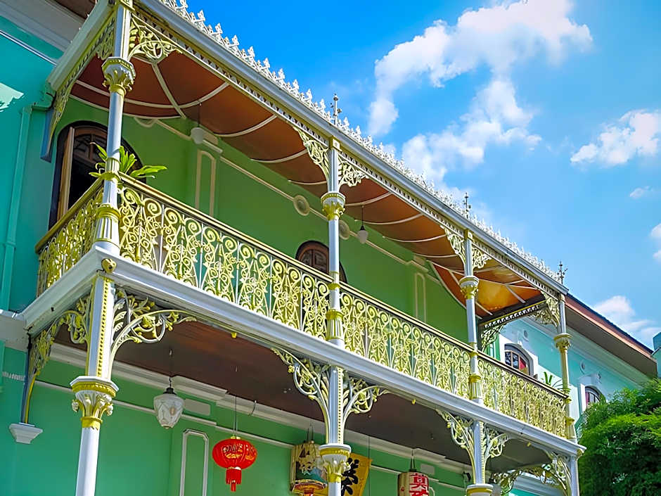 Swing & Pillows @ Beach Street