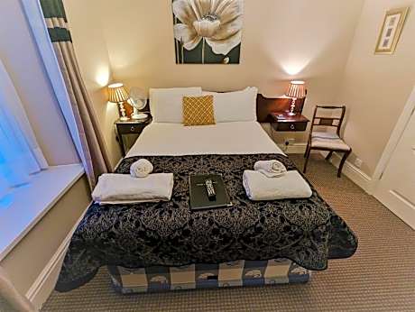 Double Room with Private Bathroom